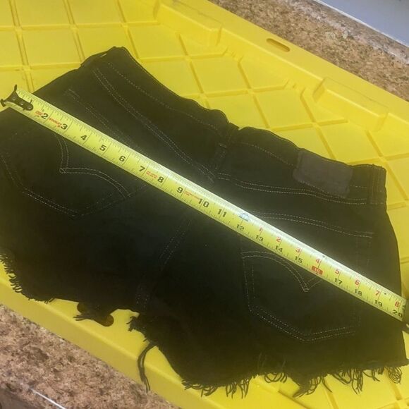 VINTAGE Levi Shorts - Picture 6 of 7